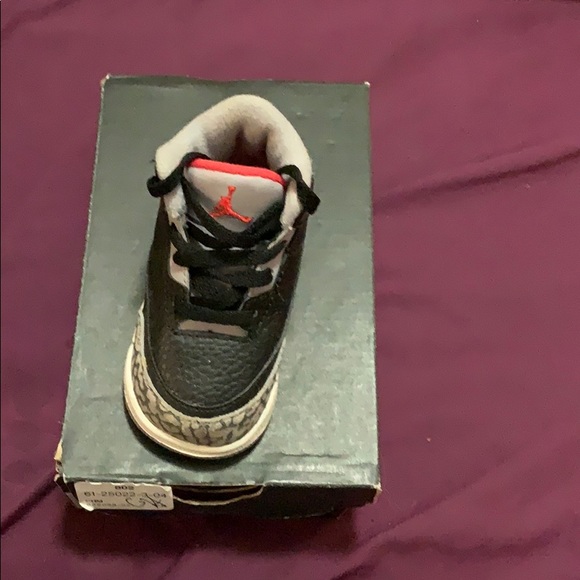 Toddler shoes sizes 4c and 5c - Picture 2 of 6